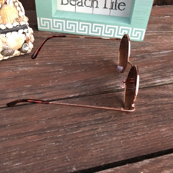 Round sunglasses 😎 - Picture 5 of 7